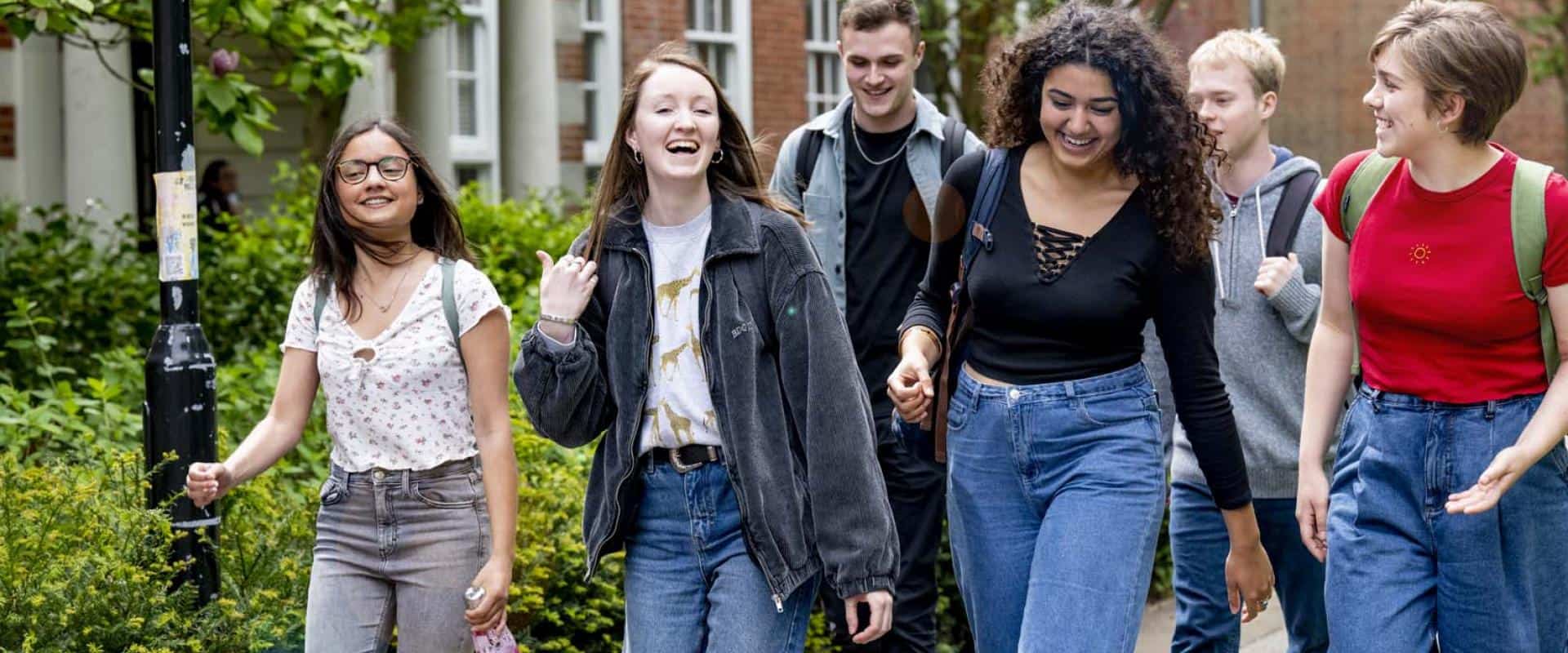 modern-language-students-on-campus-5